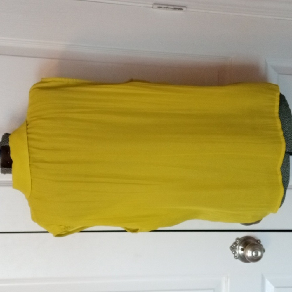 Worthington Yellow Ruffled Sleeveless Blouse - Picture 4 of 4